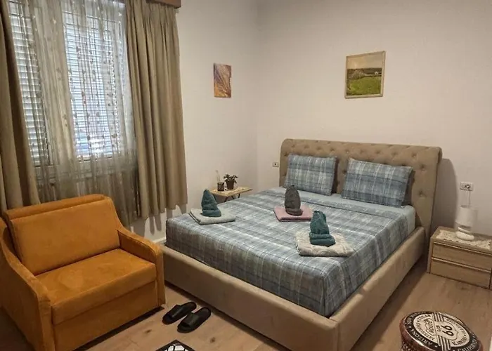 Peaceful Spot * ティラナ